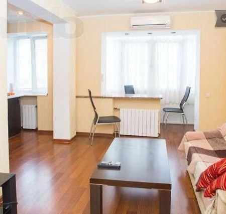 Ferienwohnung 2-Х Комнатная На Подоле Kiew Exterior foto